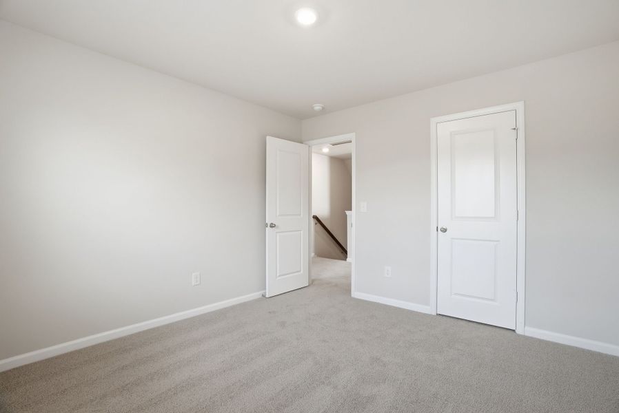 Spacious, unfurnished interior of a new home in Towns at Lake Greenwood, Greenwood (Image 23).