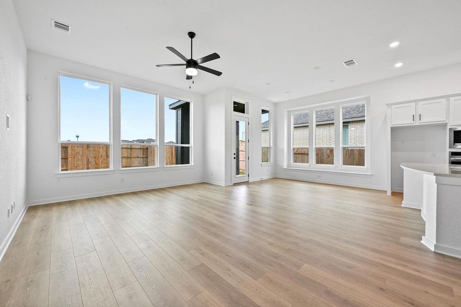 Spacious, unfurnished interior of a new home in Crosswinds, Kyle (Image 15). Spacious, unfurnished interior of a new home in Crosswinds, Kyle (Image 15).