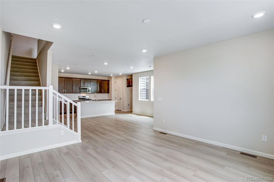 Spacious, unfurnished interior of a new home in Sugar Mill Village, Longmont (Image 44). Spacious, unfurnished interior of a new home in Sugar Mill Village, Longmont (Image 44).