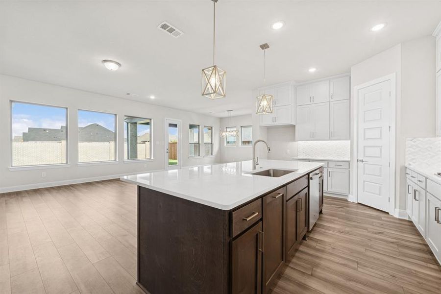 Furnished interior view inside a new home in Myrtle Creek, Waxahachie (Image 9).