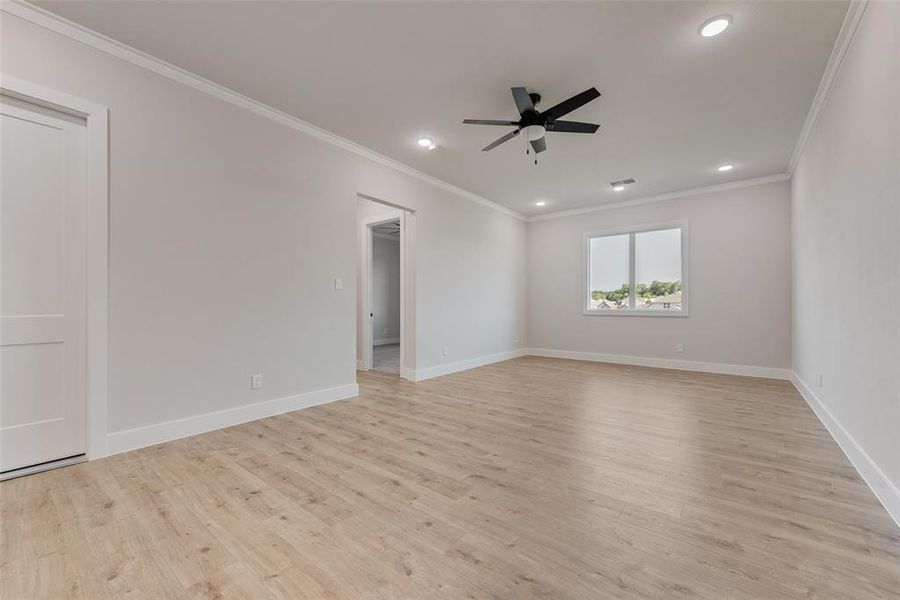 Spacious, unfurnished interior of a new home in Lincoln Pointe, Van Alstyne (Image 26). Spacious, unfurnished interior of a new home in Lincoln Pointe, Van Alstyne (Image 26).