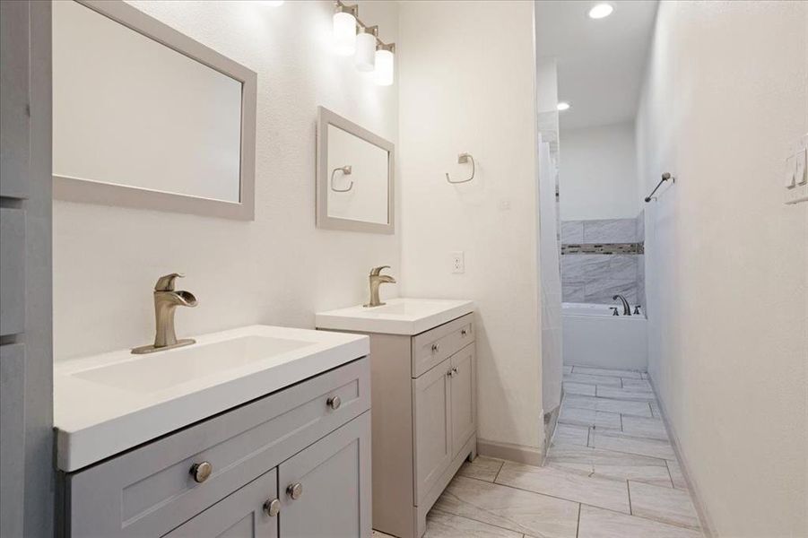 Furnished interior view inside a new home in , Van Alstyne (Image 9).