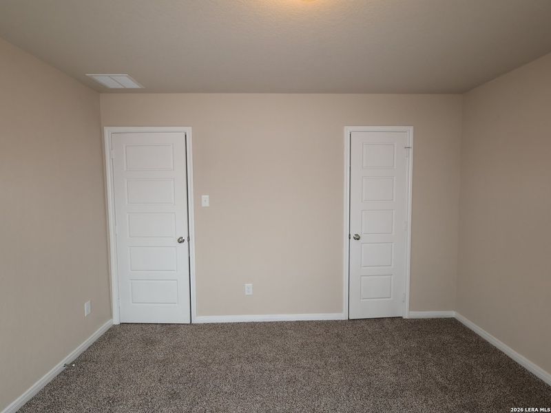 Spacious, unfurnished interior of a new home in Agave, San Antonio (Image 26).