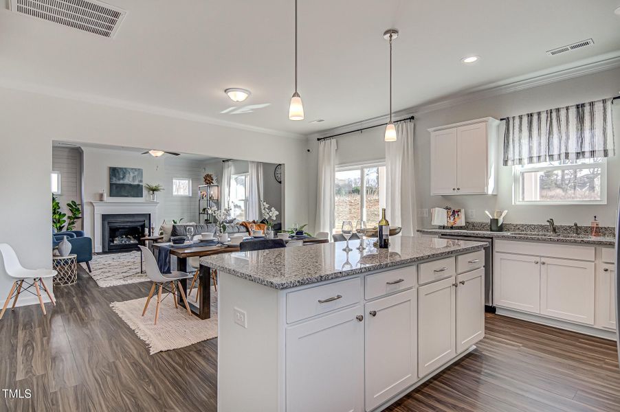 06 Kitchen - Russell