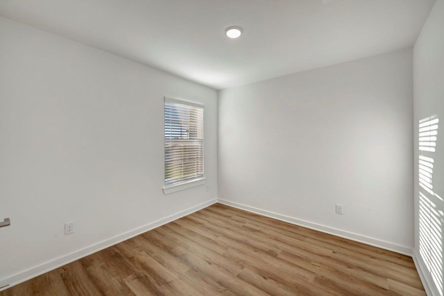 Spacious, unfurnished interior of a new home in Summerview, Fulshear (Image 29).