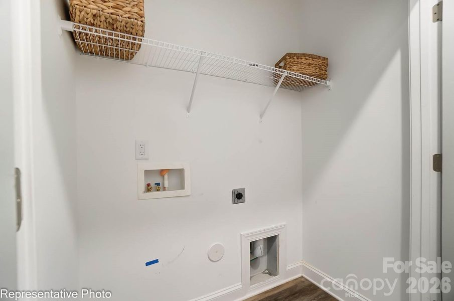 Spacious, unfurnished interior of a new home in Harrisburg Village, Harrisburg (Image 19).