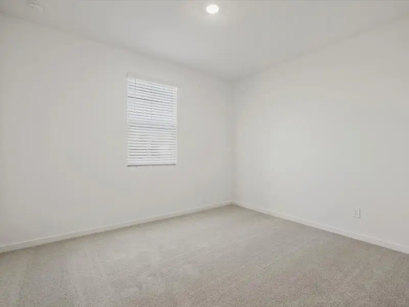 Spacious, unfurnished interior of a new home in Entrada Reserve Series, Tolleson (Image 11).