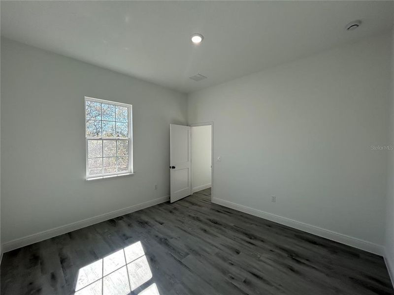 Spacious, unfurnished interior of a new home in , Ocala (Image 31).