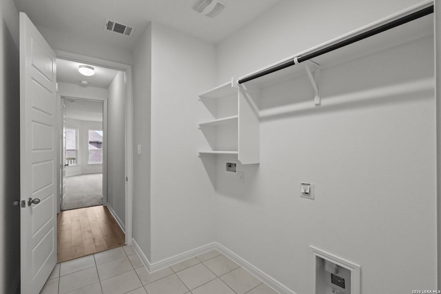 Spacious, unfurnished interior of a new home in Homestead, Schertz (Image 18).