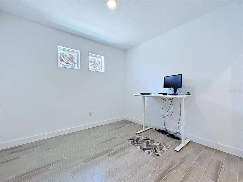 Spacious, unfurnished interior of a new home in , Wesley Chapel (Image 54).