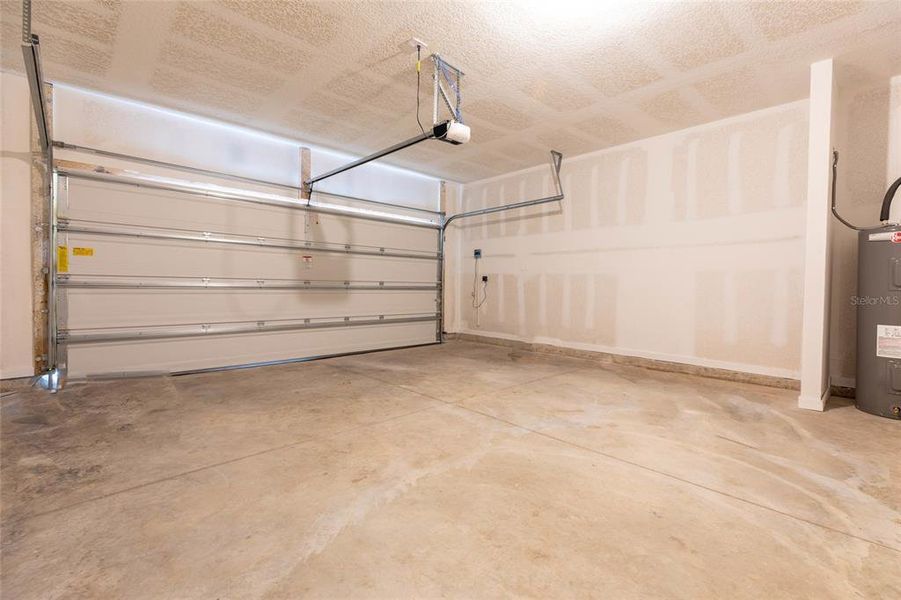 Spacious, unfurnished interior of a new home in Flagler Village - Classic Series, Palm Coast (Image 15).