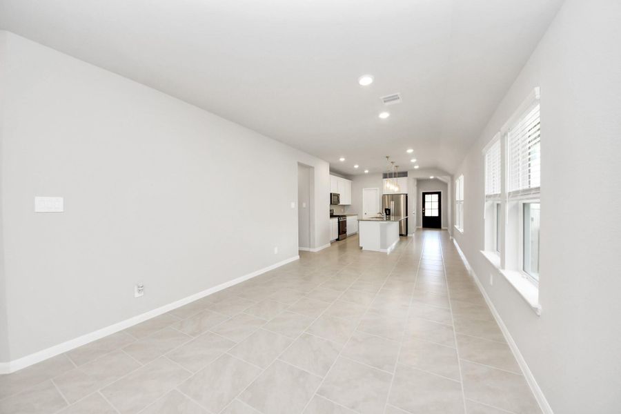 Spacious, unfurnished interior of a new home in Montgomery Ridge: Landmark Collection, Montgomery (Image 29).