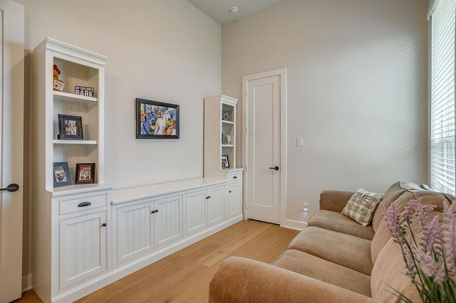 Furnished interior view inside a new home in , Fort Worth (Image 28). Furnished interior view inside a new home in , Fort Worth (Image 28).