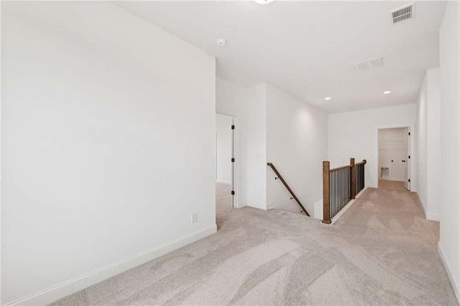 Spacious, unfurnished interior of a new home in East Harbor II at Chestatee, Dawsonville (Image 41).