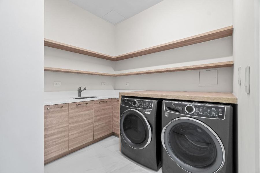 011-200SoutheastMiznerBoulevard-Villa101