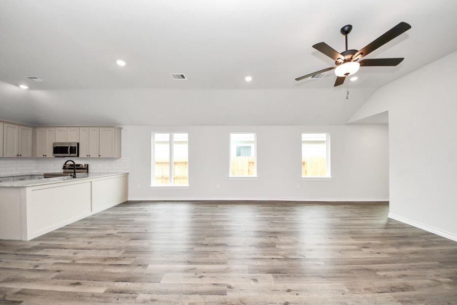 Spacious, unfurnished interior of a new home in The Enclave at Spring Branch, Montgomery (Image 31). Spacious, unfurnished interior of a new home in The Enclave at Spring Branch, Montgomery (Image 31).