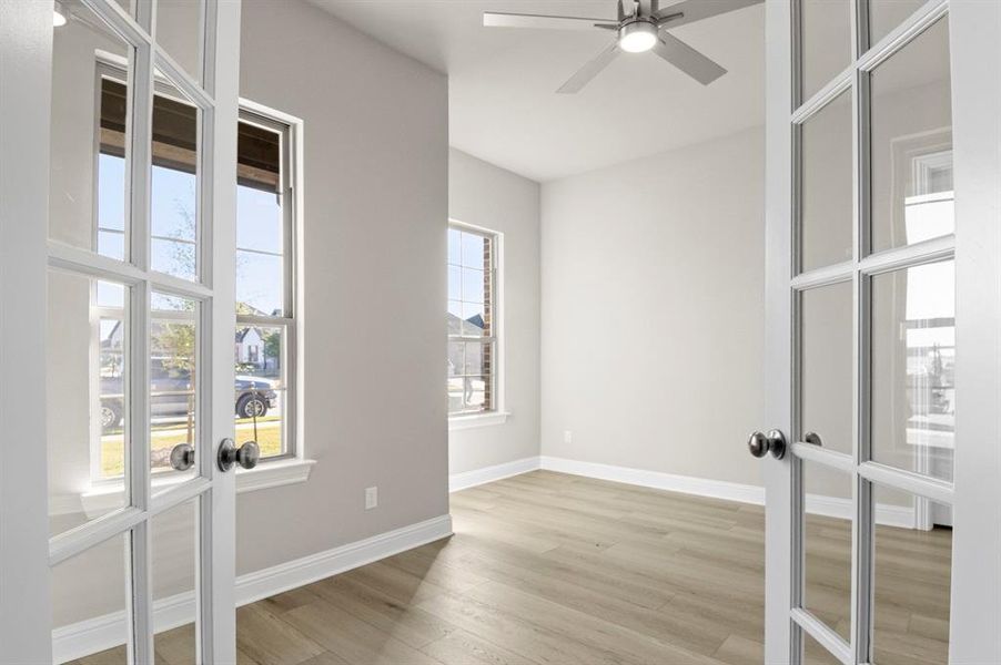 Spacious, unfurnished interior of a new home in Callan Village, Lorena (Image 23).