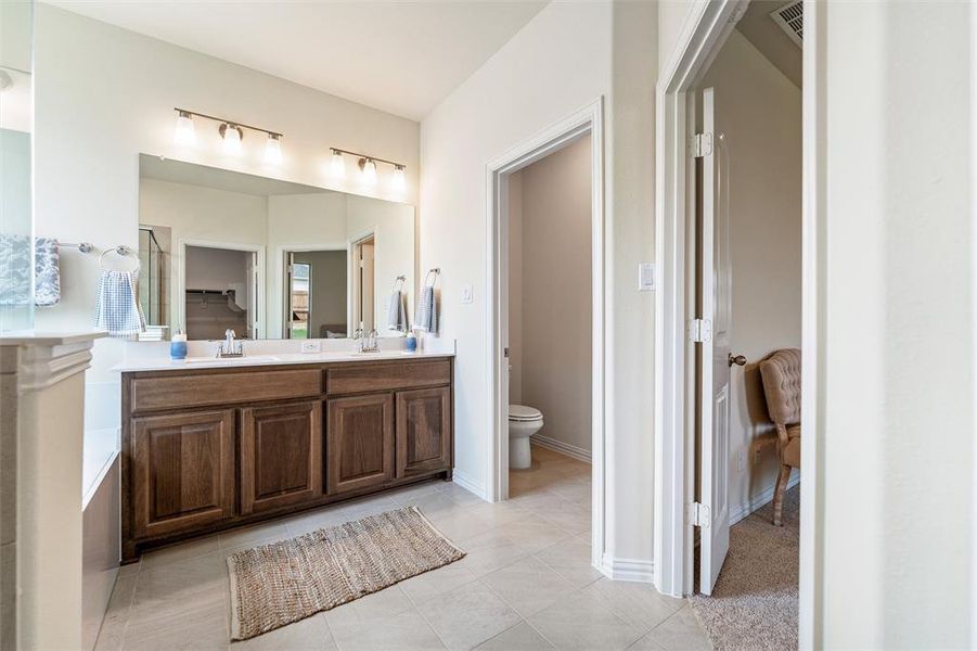 Furnished interior view inside a new home in Liberty Pointe, Gainesville (Image 14). Furnished interior view inside a new home in Liberty Pointe, Gainesville (Image 14).