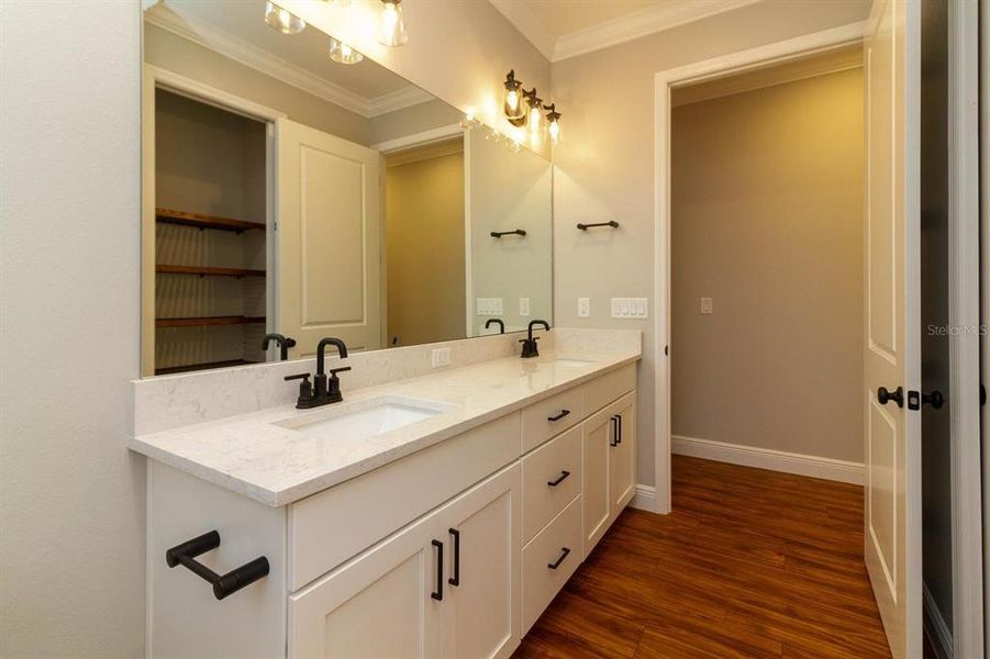 Furnished interior view inside a new home in , Umatilla (Image 17).