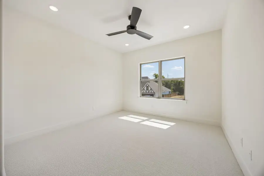Spacious, unfurnished interior of a new home in The Parks at Wilson Creek, Celina (Image 54). Spacious, unfurnished interior of a new home in The Parks at Wilson Creek, Celina (Image 54).