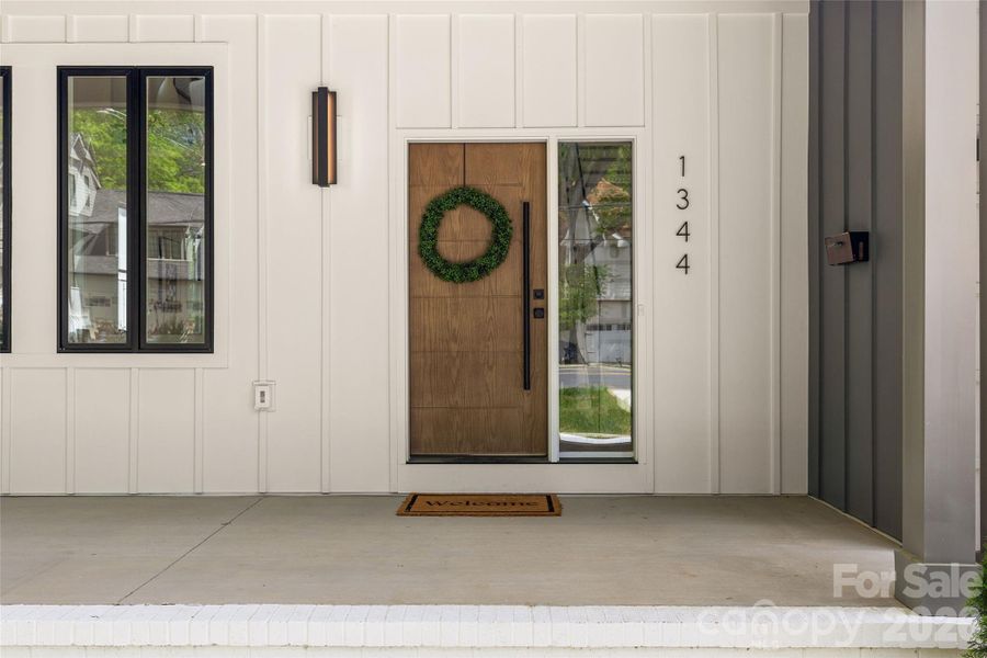 Exterior details and patio area of a home in , Charlotte (Image 4).