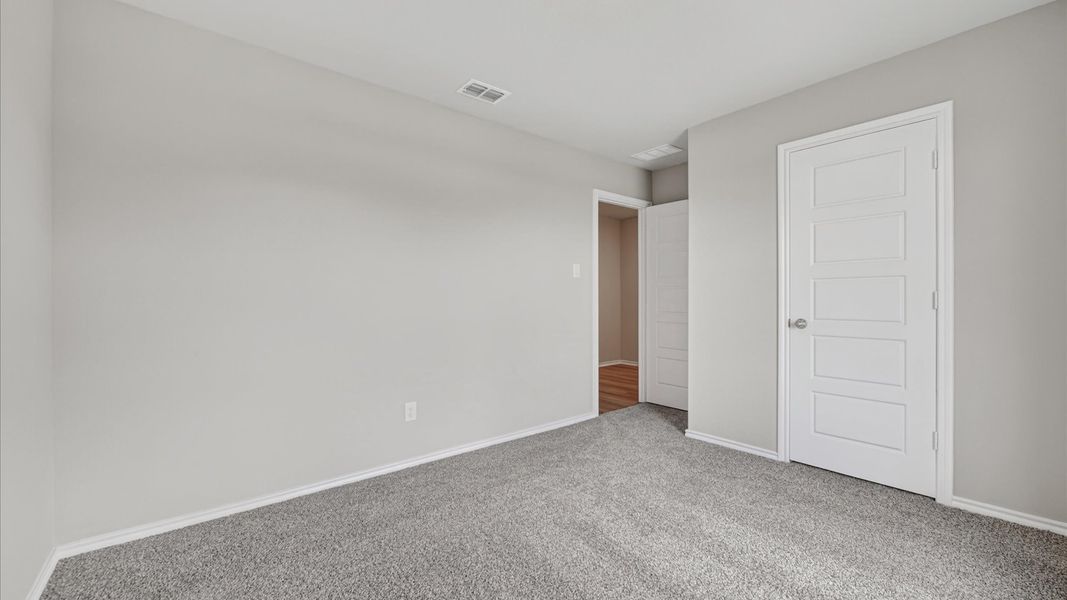 Representative unfurnished interior of a home built from the Bailey by D.R. Horton in Sunnycreek, Crowley (Image 30).