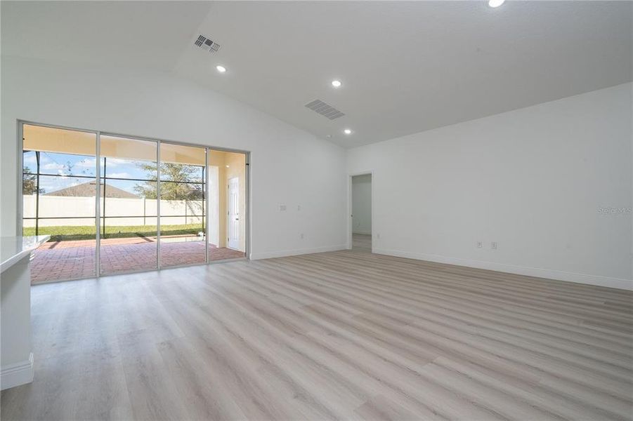 Spacious, unfurnished interior of a new home in , Haines City (Image 52).
