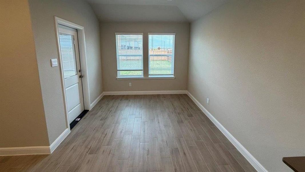 Spacious, unfurnished interior of a new home in Shannon Creek, Burleson (Image 11).