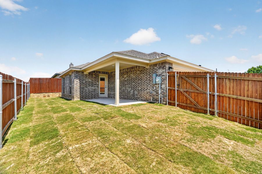 Exterior details and patio area of a home in Trail Creek, Cleburne (Image 27).