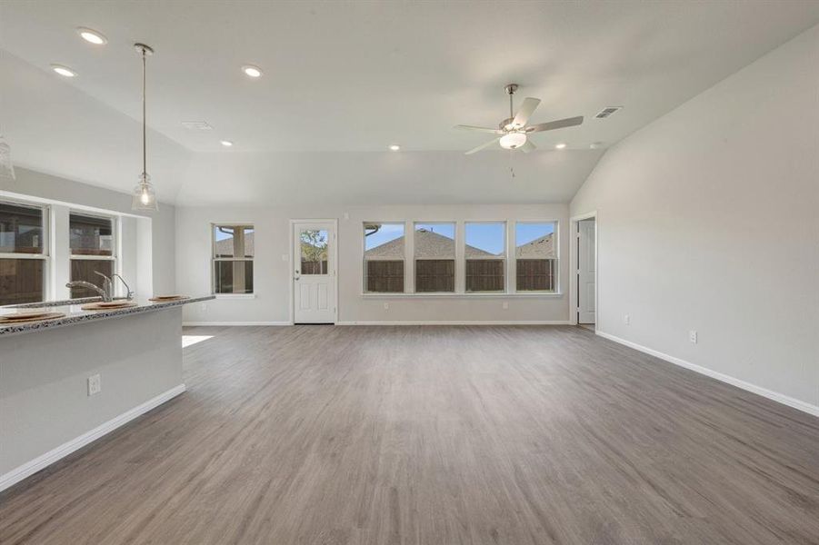 Spacious, unfurnished interior of a new home in Mobberly Farms, Pilot Point (Image 28).