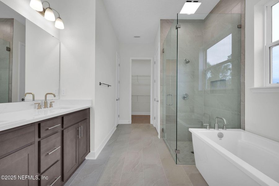 Furnished interior view inside a new home in , Ponte Vedra (Image 12).