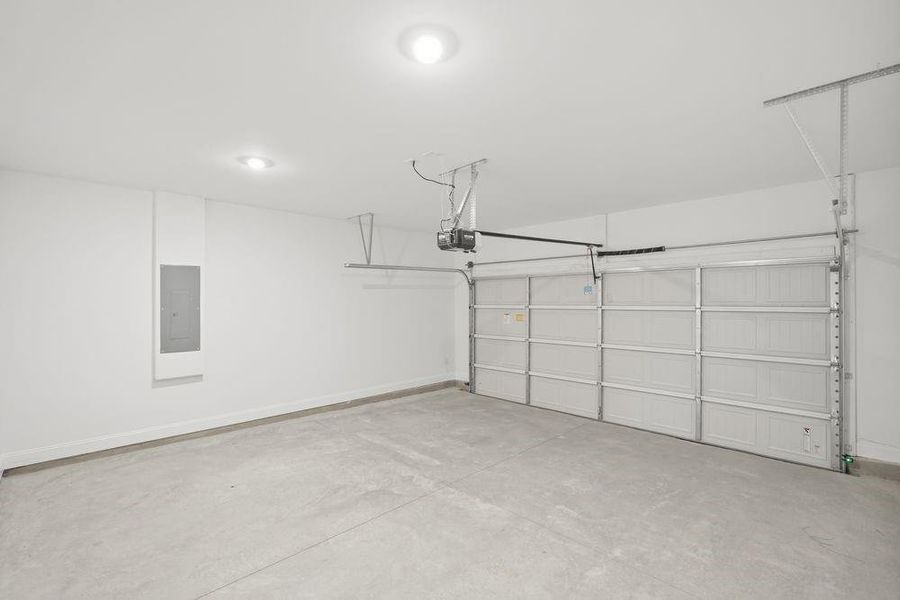 Spacious, unfurnished interior of a new home in Reserve at Hickory Walk, Kennesaw (Image 27).