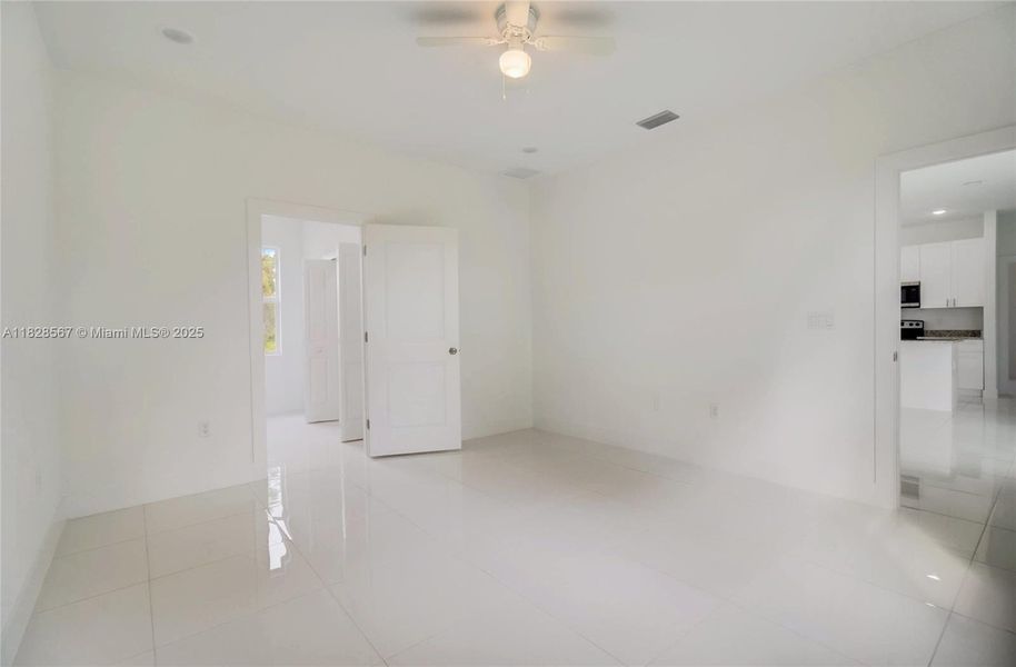 Spacious, unfurnished interior of a new home in , Alva (Image 22).