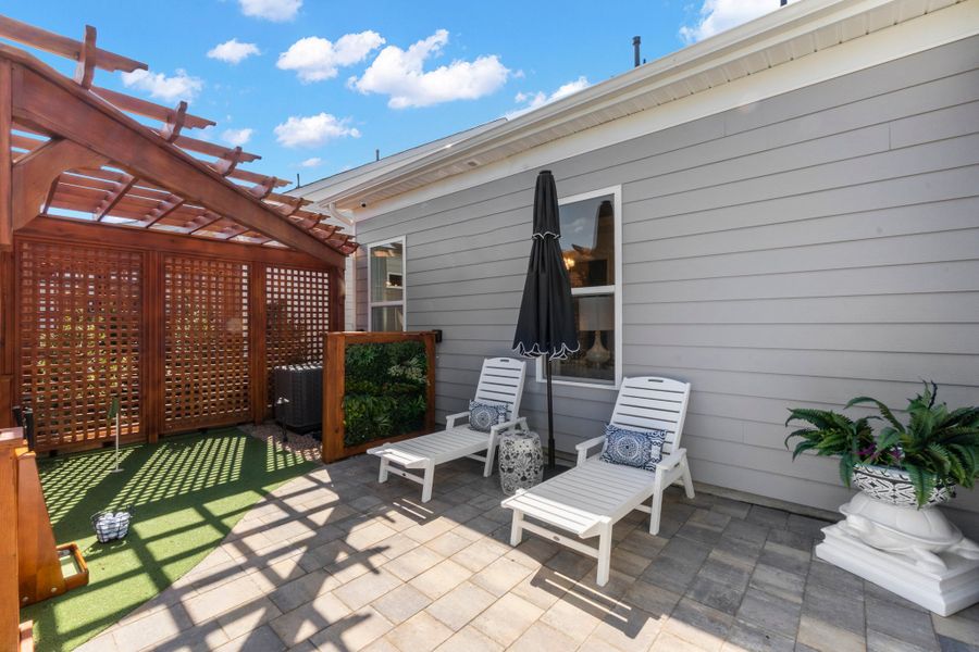 Representative exterior details of a home built from the Pembrooke by Taylor Morrison in River Falls, Tega Cay (Image 3).