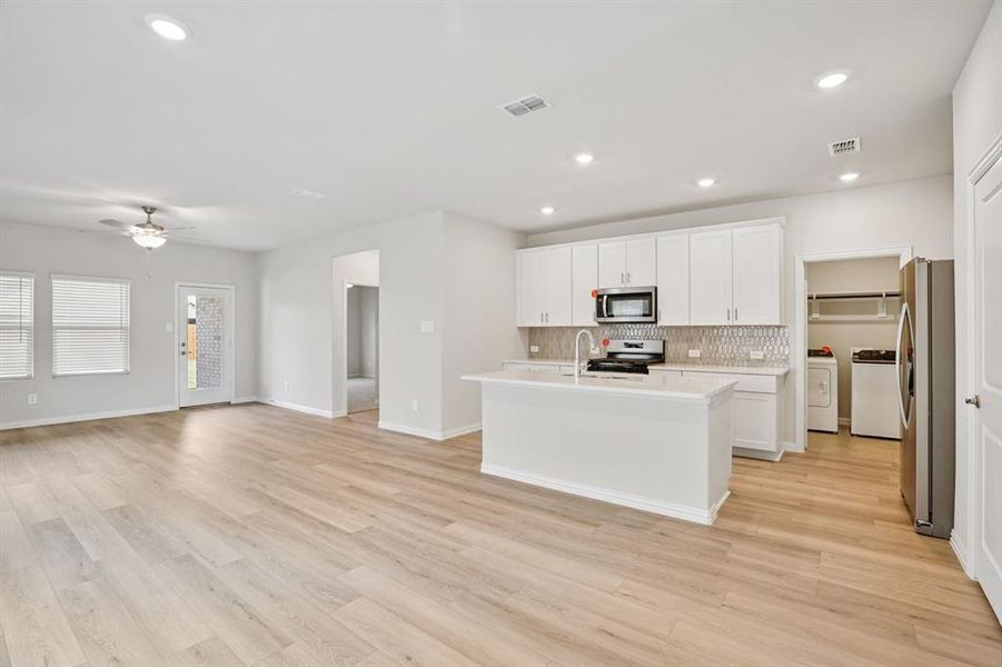 Photo is not of the actual home, but is an inspirational photo of builder’s model home and may depict options, furnishings, and/or decorator features that are not included. Photo is not of the actual home, but is an inspirational photo of builder’s model home and may depict options, furnishings, and/or decorator features that are not included.