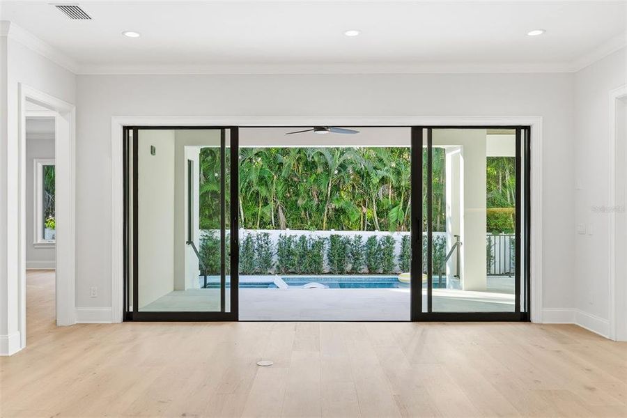 Spacious, unfurnished interior of a new home in , St. Petersburg (Image 74). Spacious, unfurnished interior of a new home in , St. Petersburg (Image 74).