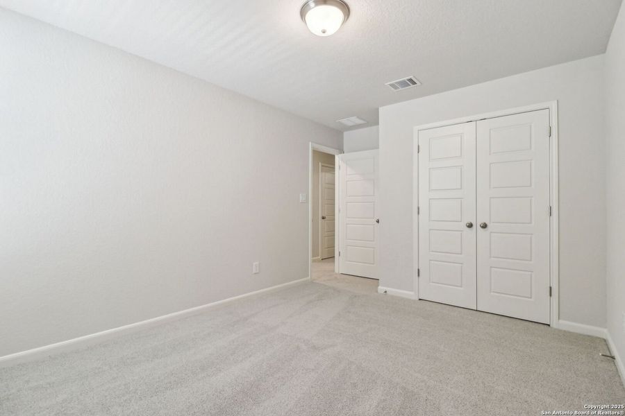 Spacious, unfurnished interior of a new home in Arcadia Ridge - Premier Series, San Antonio (Image 24).