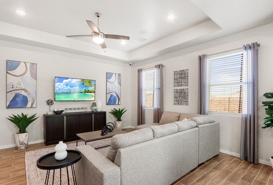Representative furnished interior of a home built from the Shalem by Hakes Brothers in Hillside Park, El Paso (Image 14).