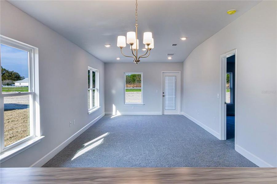 Spacious, unfurnished interior of a new home in Rolling Hills, Bell (Image 13).