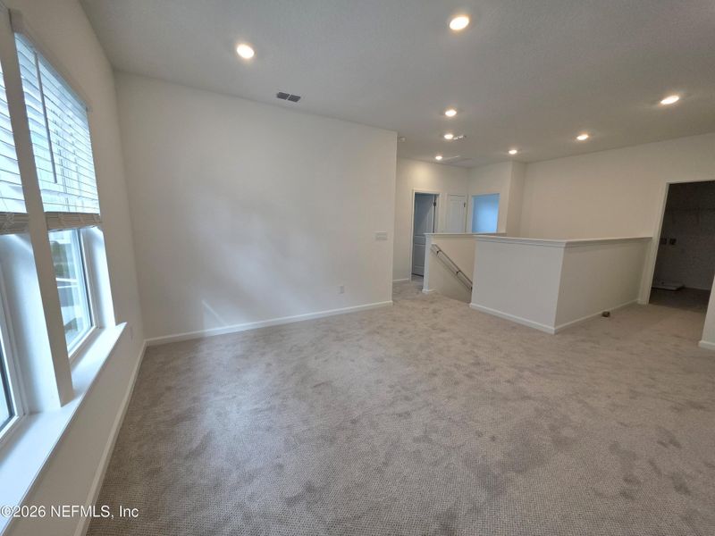 Spacious, unfurnished interior of a new home in Hyland Trail, Green Cove Springs (Image 14).