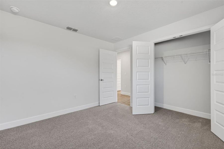 Spacious, unfurnished interior of a new home in Hill Country Estates, Dade City (Image 34).
