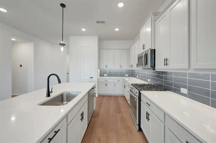 Furnished interior view inside a new home in Oakwood Estates, Waller (Image 10). Furnished interior view inside a new home in Oakwood Estates, Waller (Image 10).