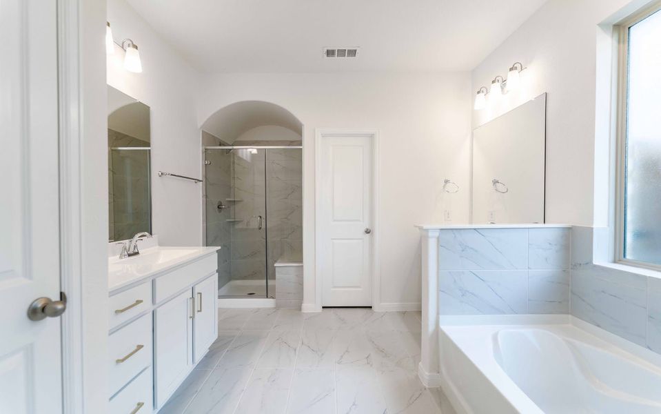 Furnished interior view inside a new home in La Terra, Celina (Image 11).