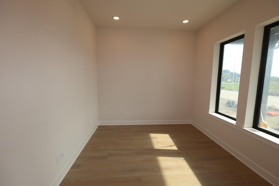 Spacious, unfurnished interior of a new home in Sienna - Landmark Row Collection, Missouri City (Image 16). Spacious, unfurnished interior of a new home in Sienna - Landmark Row Collection, Missouri City (Image 16).