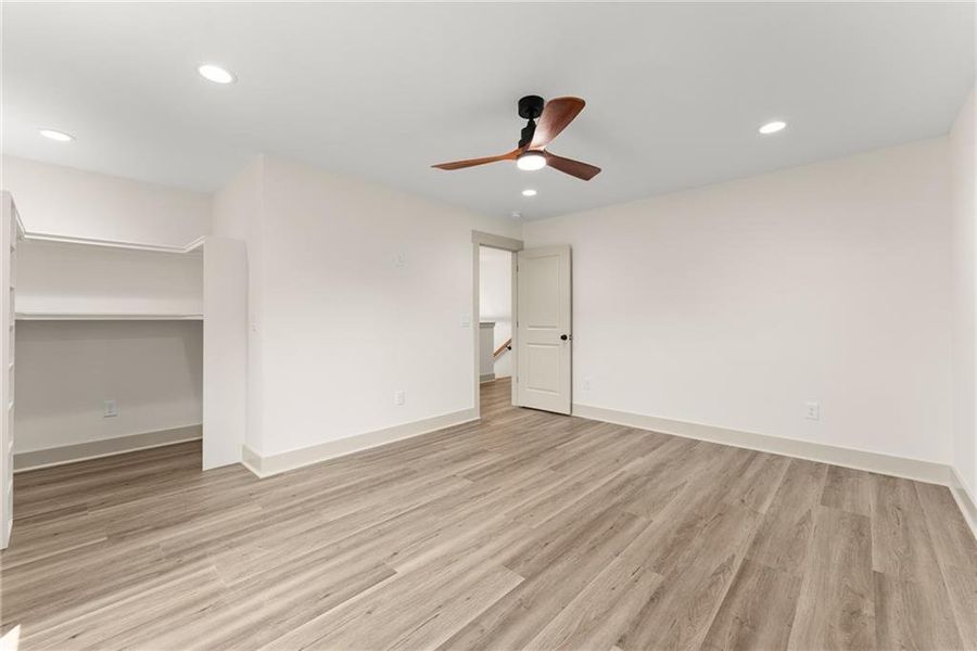 Spacious, unfurnished interior of a new home in , Clarkesville (Image 11).