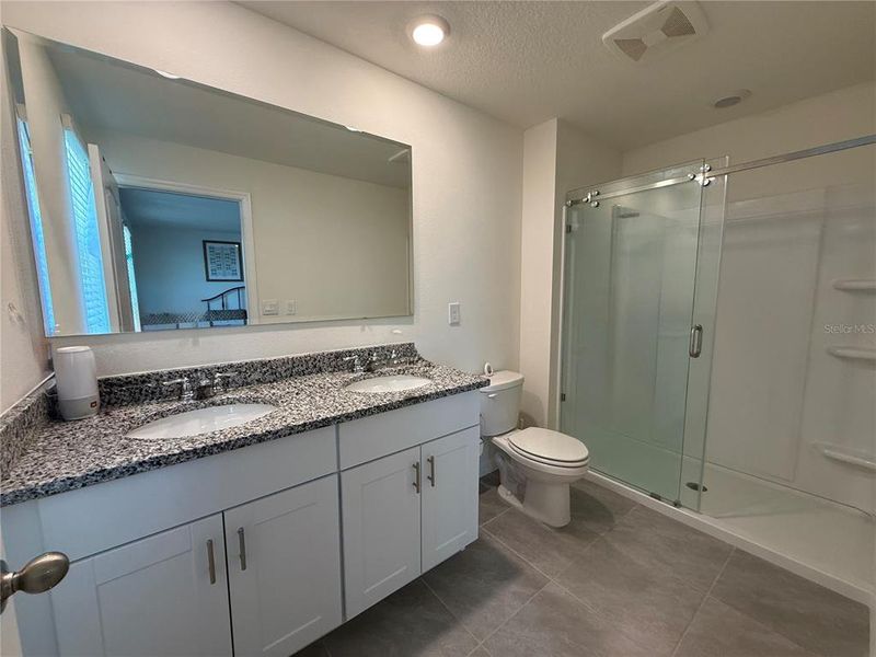 Furnished interior view inside a new home in Kindred, Kissimmee (Image 9).