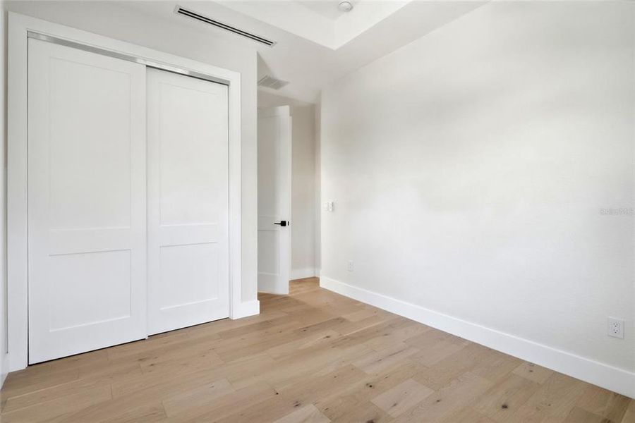 Spacious, unfurnished interior of a new home in , St. Petersburg (Image 38).
