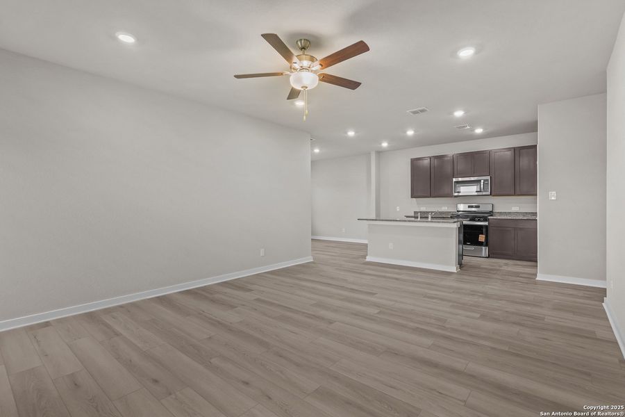 Spacious, unfurnished interior of a new home in Garden Grove, Schertz (Image 21).