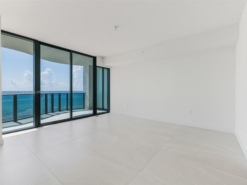 Spacious, unfurnished interior of a new home in Casamar, Pompano Beach (Image 42). Spacious, unfurnished interior of a new home in Casamar, Pompano Beach (Image 42).