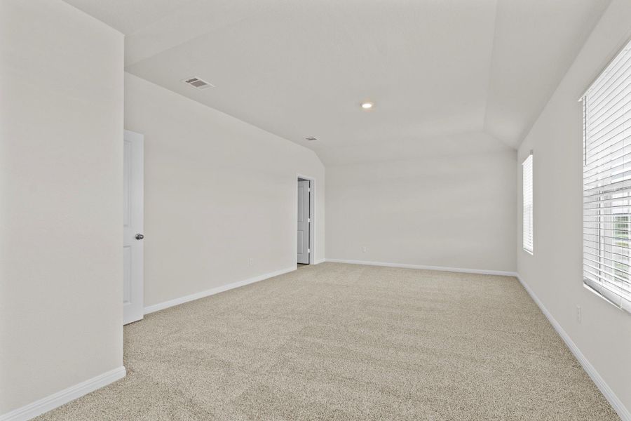 Spacious, unfurnished interior of a new home in Whisper South, San Marcos (Image 19).